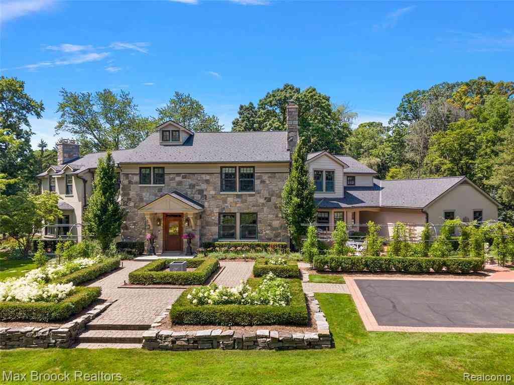 Homes For Sale - 590 Haverhill Road <br/> Bloomfield Hills, MI 48304