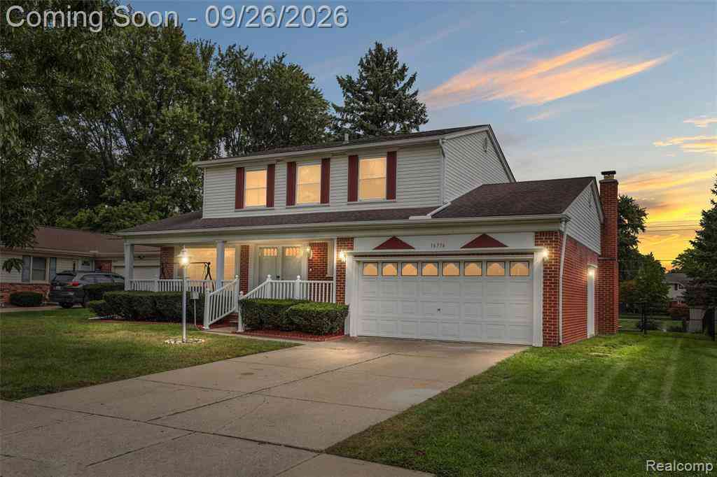Homes For Sale - 16316 Golfview Street <br/> Livonia, MI 48154