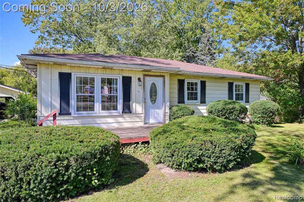 Homes For Sale - 207 East Road <br/> Oakland County, Holly, MI 48442