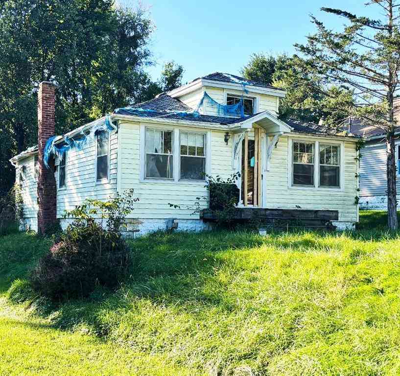 Homes For Sale - 1222 Knapp Street <br/> Jackson, MI 49203