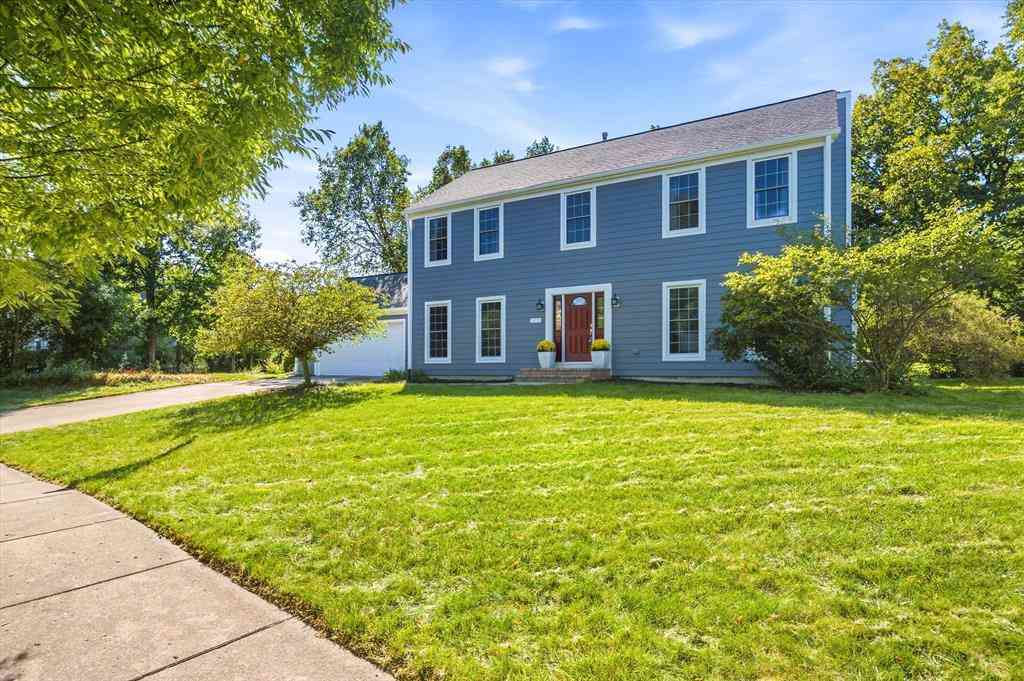 Homes For Sale - 3572 Whispering Oaks Drive <br/> Ann Arbor, MI 48108