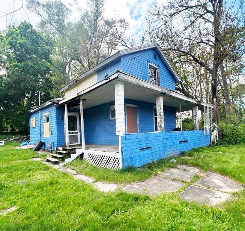 Homes For Sale - 2120 Francis Street <br/> Jackson, MI 49203