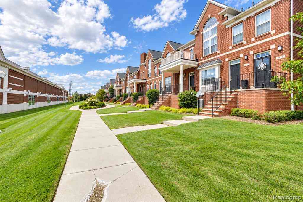 Condo For Sale - 3237 Newbury Place <br/> Troy, MI 48084