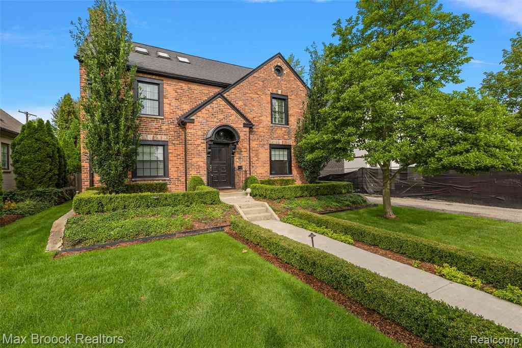 Homes For Sale - 788 Pierce Street <br/> Birmingham, MI 48009