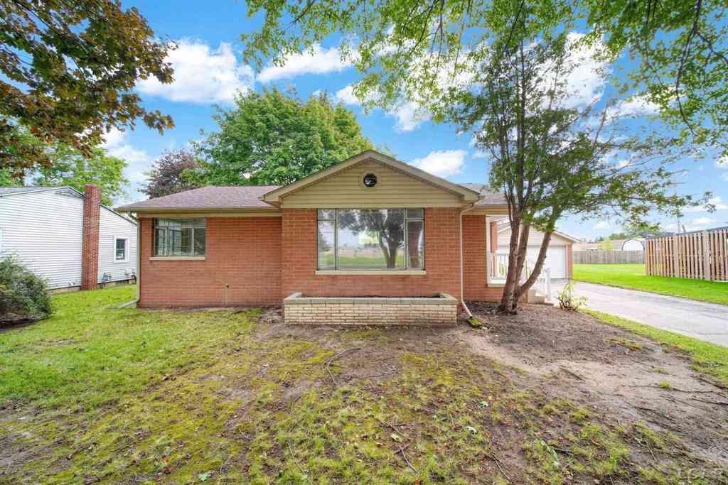 Homes For Sale - 2937 Airport Road <br/> Lenawee County, Adrian, MI 49221