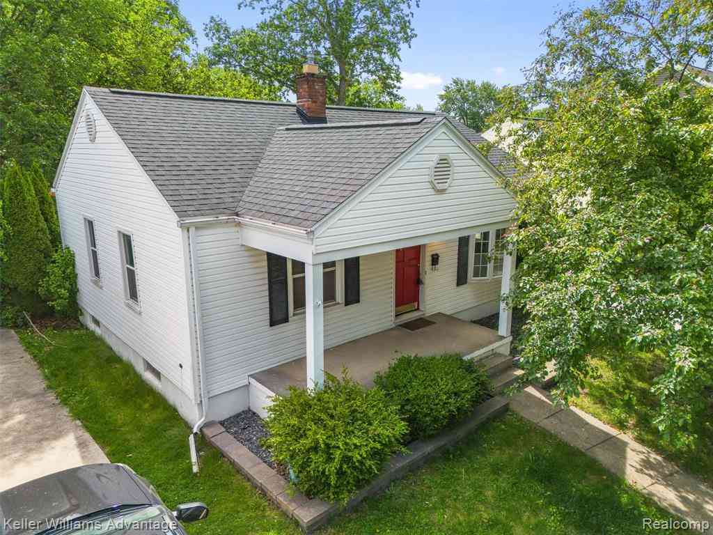 Homes For Sale - 617 S Edgeworth Avenue <br/> Royal Oak, MI 48067