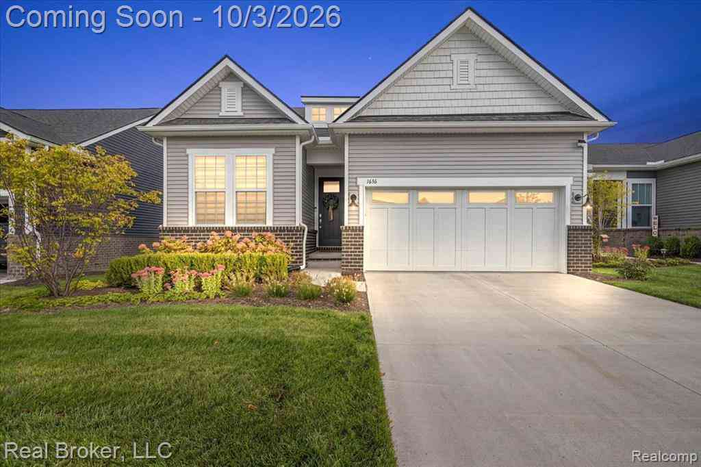 Homes For Sale - 1636 Landings Lane <br/> Oakland County, Milford, MI 48381