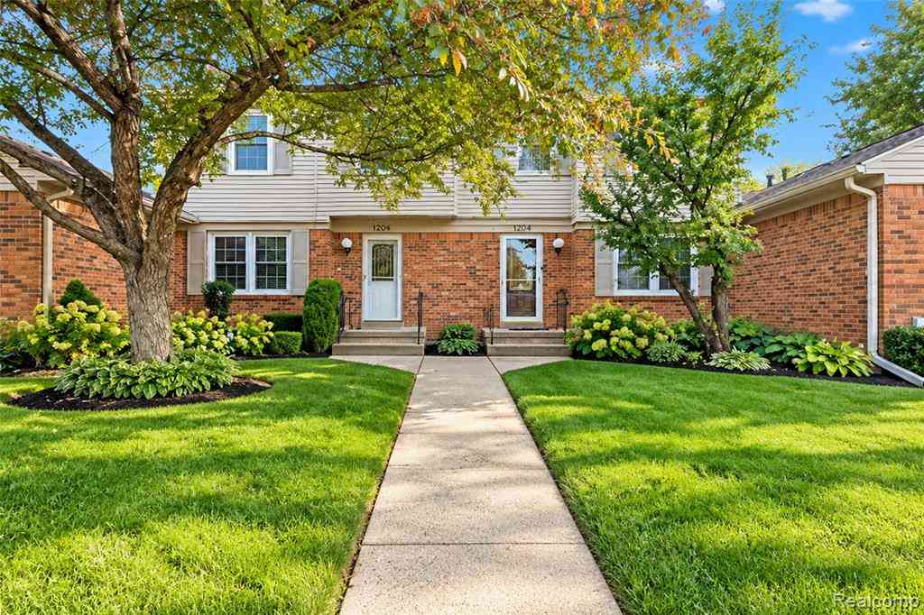 Condo For Sale - 24264 Bashian Drive <br/> Novi, MI 48375