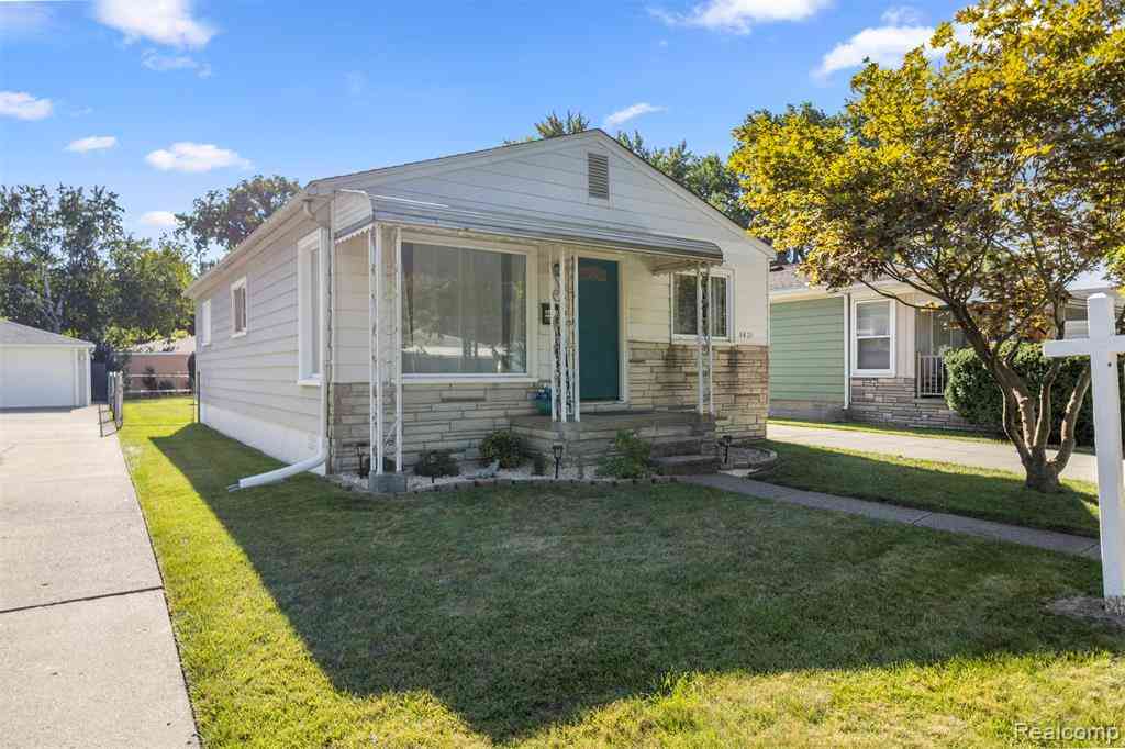 Homes For Rent - 4421 Edgewood Street <br/> Dearborn Heights, MI 48125