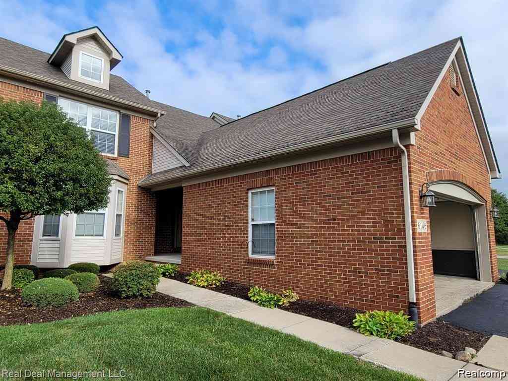 Condo For Rent - 6146 Lone Oak Circle <br/> Oakland County, Grand Blanc, MI 48439