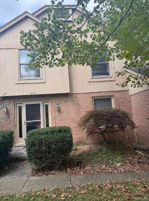 Homes For Sale - 37892 Stableview Drive <br/> Farmington Hills, MI 48335