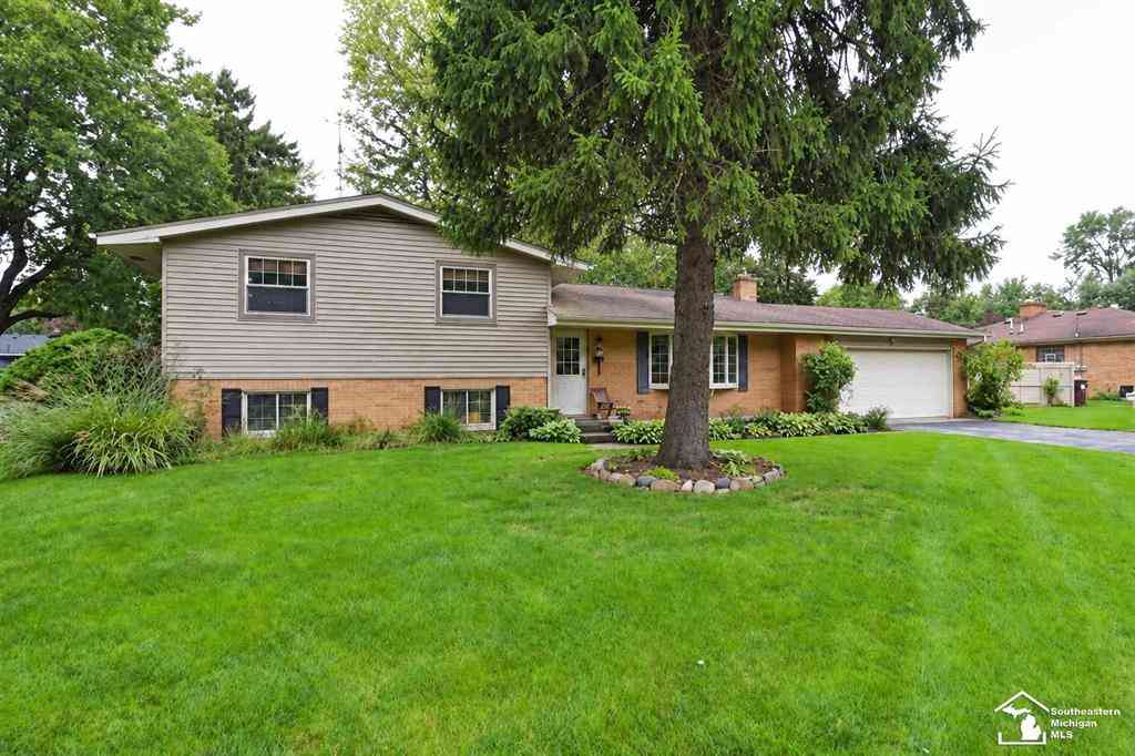 Homes For Sale - 9121 Clover Drive <br/> Monroe County, Temperance, MI 48182