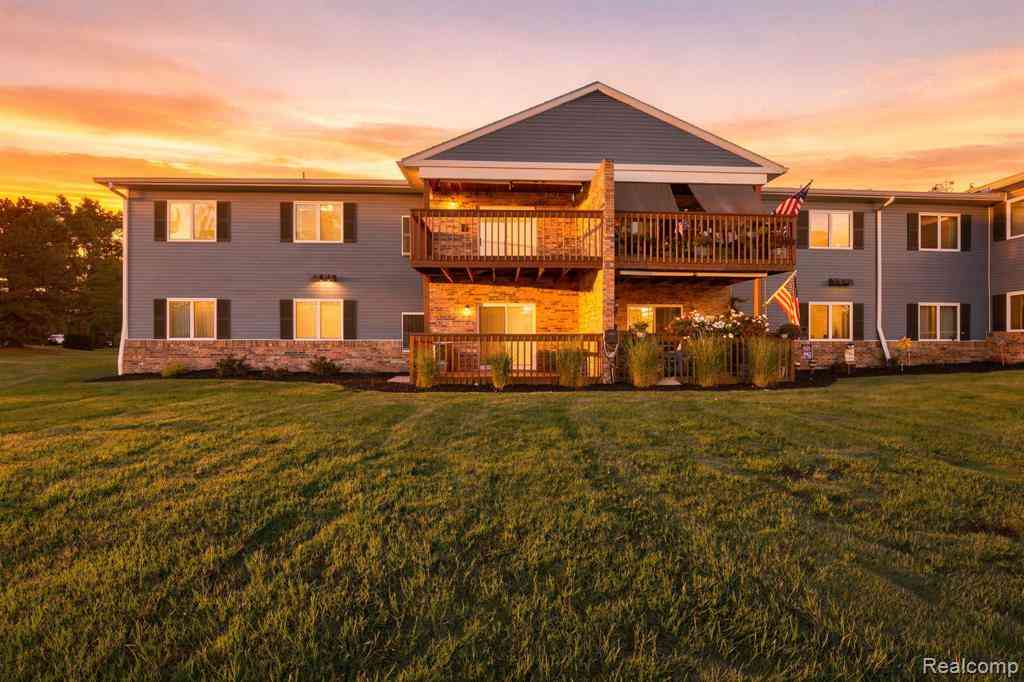 Condo For Sale - 1385 Harbour Boulevard <br/> Trenton, MI 48183