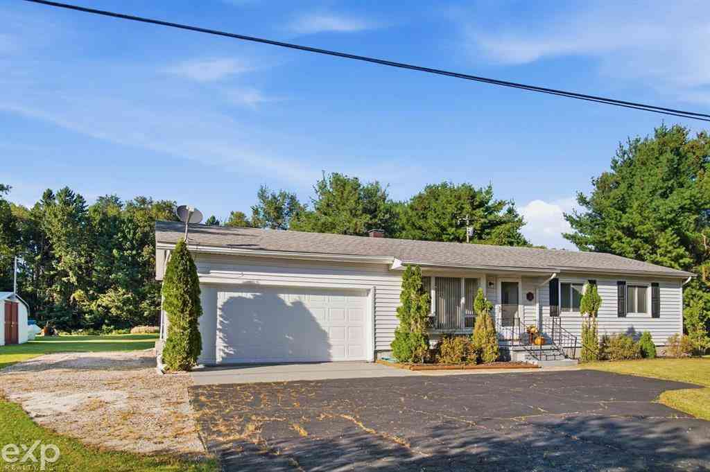 Homes For Sale - 6215 Deckerville Road <br/> Sanilac County, Deckerville, MI 48427