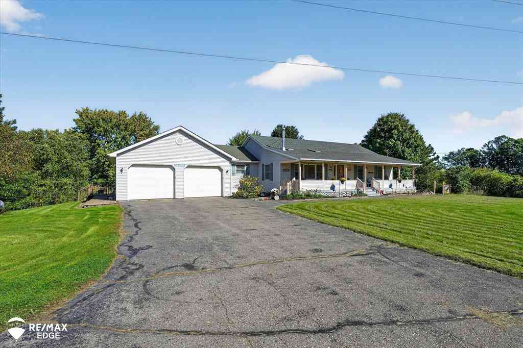 Homes For Sale - 1349 Higley Road <br/> Lapeer, MI 48446
