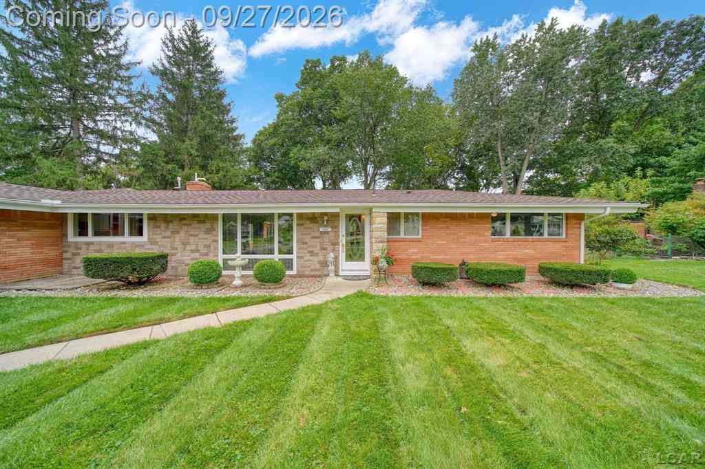 Homes For Sale - 1241 E Oregon Road <br/> Lenawee County, Adrian, MI 49221