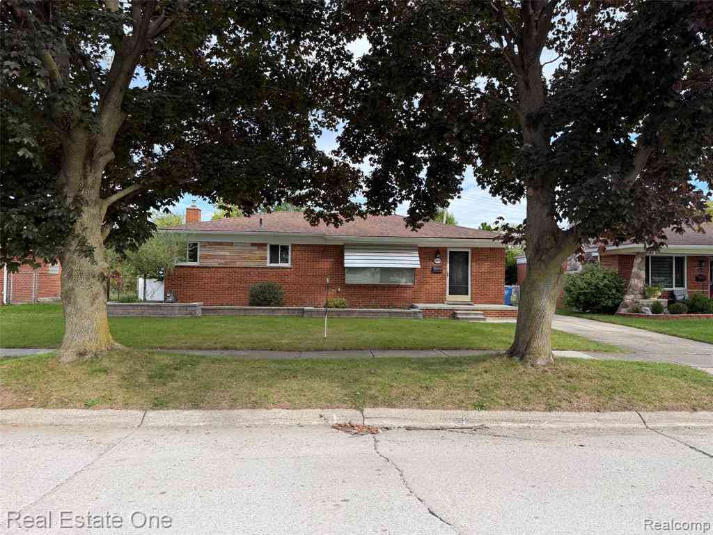 Homes For Rent - 26126 Warrington Street <br/> Dearborn Heights, MI 48127