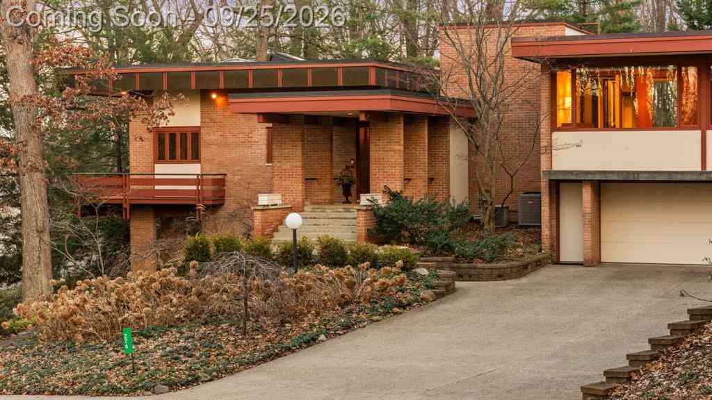 Homes For Sale - 276 Indian River Place <br/> Ann Arbor, MI 48104