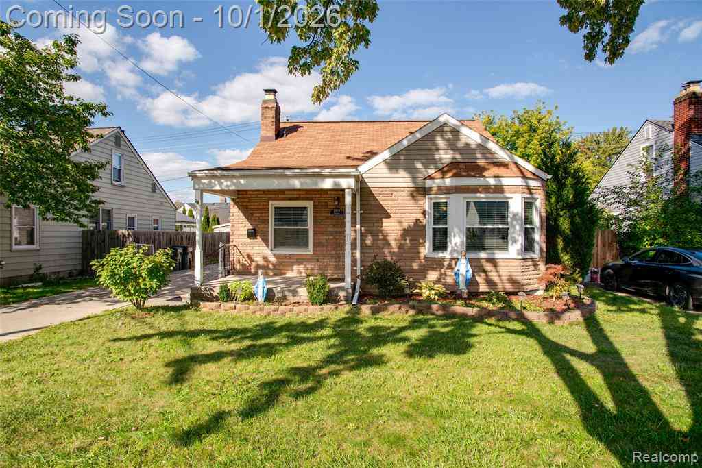 Homes For Sale - 21609 Gaukler Street <br/> Saint Clair Shores, MI 48080