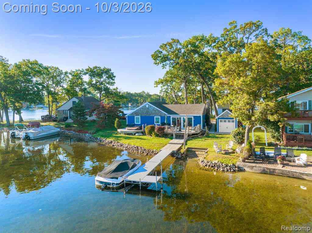 Homes For Rent - 10008 Lakeside Drive <br/> White Lake, MI 48386