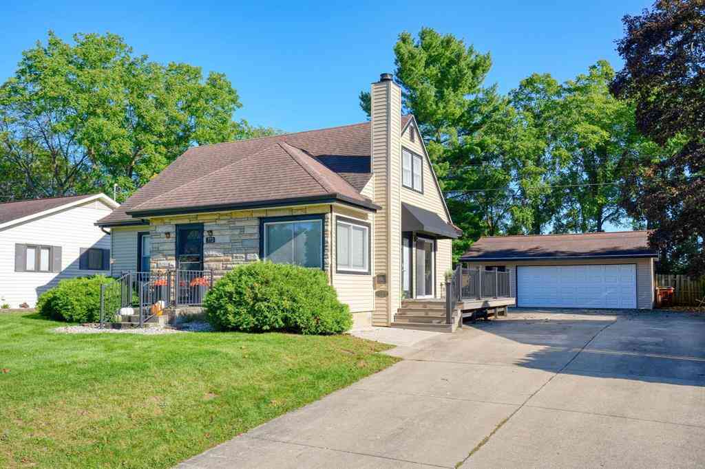 Homes For Sale - 773 Briarcliff Road <br/> Jackson, MI 49203