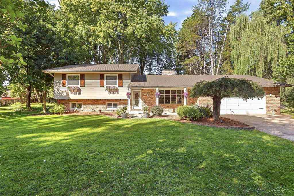 Homes For Sale - 1825 Thunderbird Drive <br/> Saginaw, MI 48609