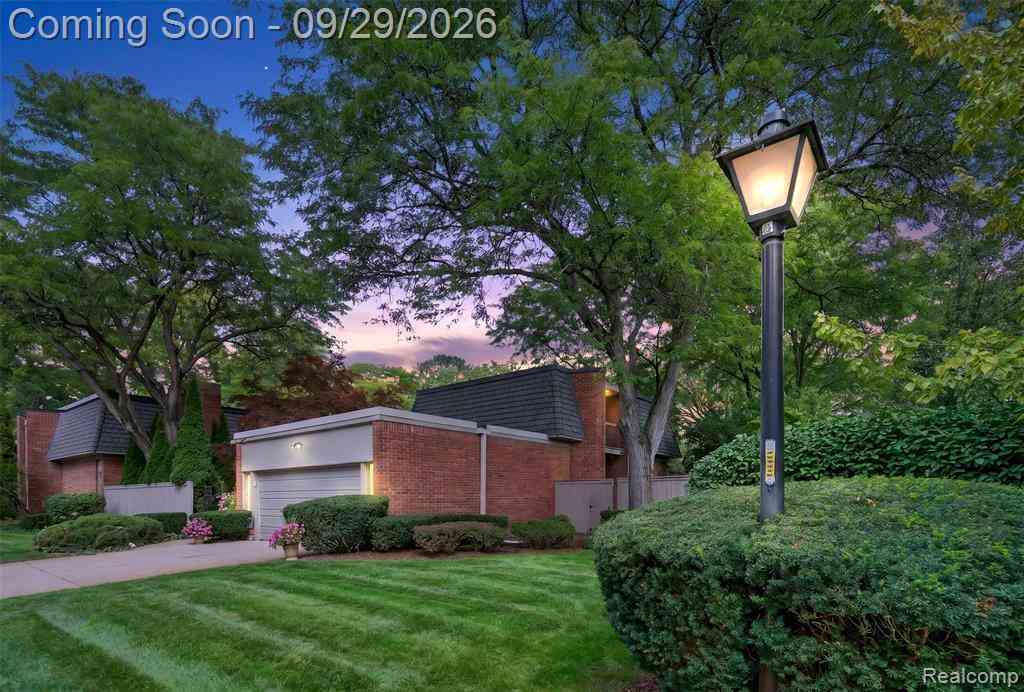 Condo For Sale - 1043 Stratford Lane <br/> Bloomfield Hills, MI 48304