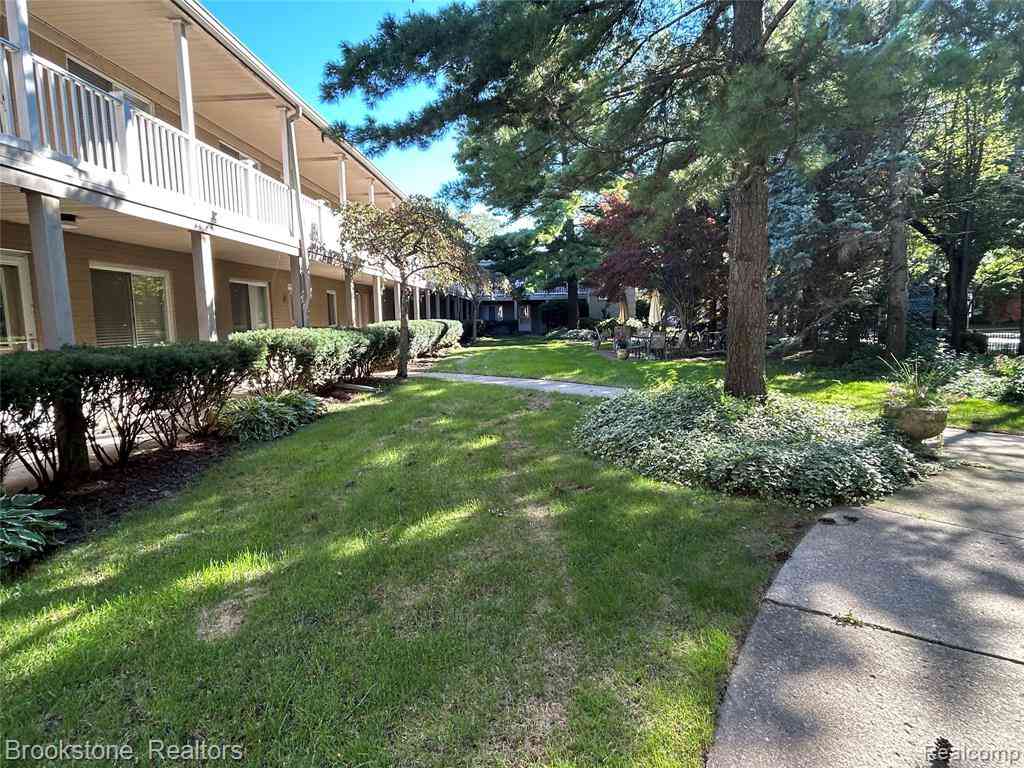 Condo For Rent - 475 S Adams Road  #1<br/> Oakland County, Birmingham, MI 48009