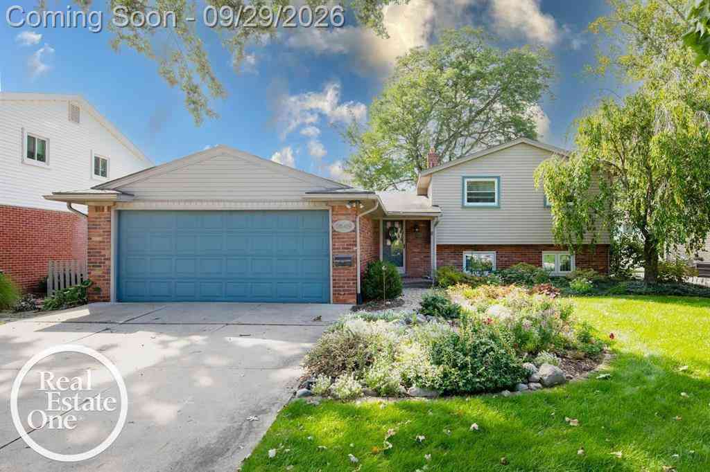 Homes For Sale - 36419 Sunnydale Street <br/> Wayne County, Livonia, MI 48154