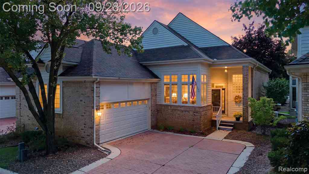 Condo For Sale - 38147 N Vista Drive <br/> Wayne County, Livonia, MI 48152