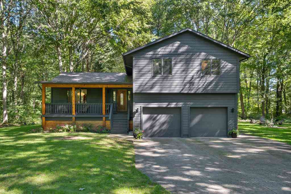 Homes For Sale - 12890 Woodhaven Drive <br/> Grand Haven, MI 49417