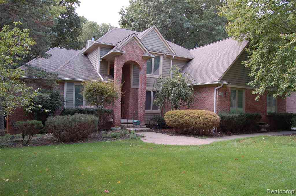 Homes For Sale - 9843 Creekwood Trail <br/> Oakland County, Davisburg, MI 48350