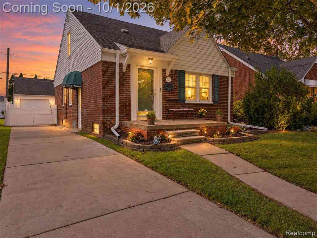 Homes For Sale - 12975 Ward Street N N<br/> Wayne County, Southgate, MI 48195