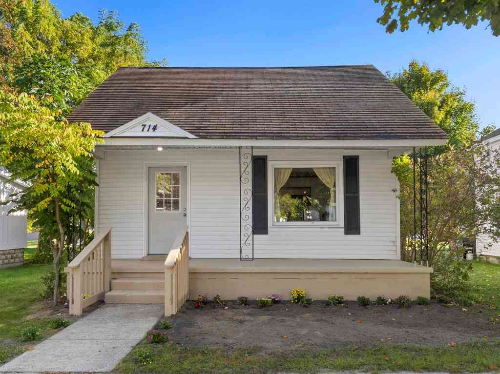 Homes For Sale - 714 James Street <br/> Frankfort, MI 49635
