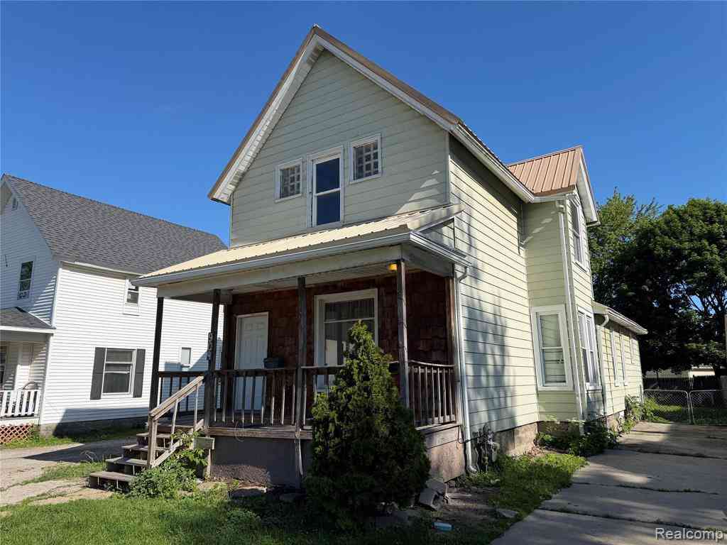 Homes For Sale - 909 Pine Street <br/> Port Huron, MI 48060