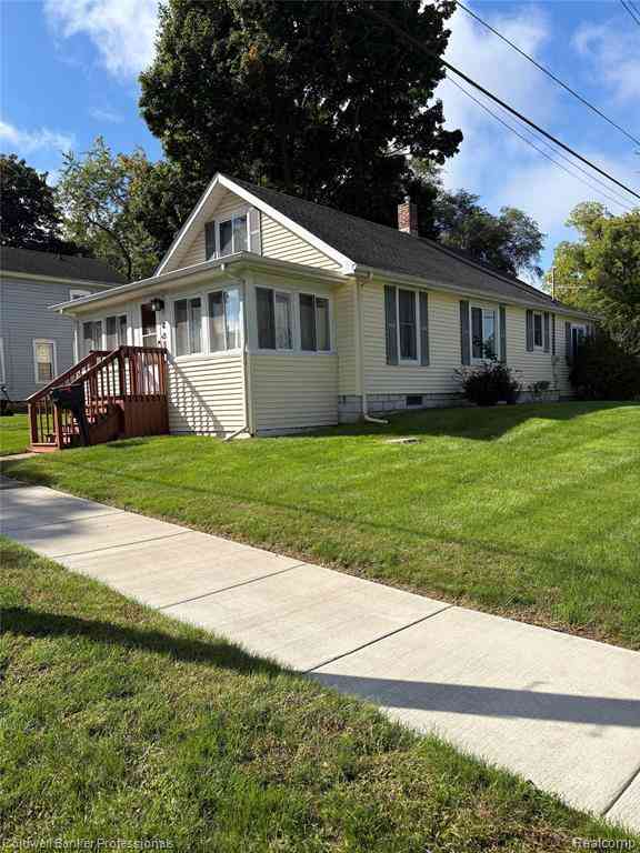 Homes For Sale - 435 N Oak Street <br/> Fenton, MI 48430
