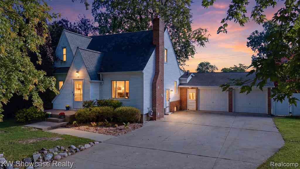 Homes For Sale - 75 Preston Avenue <br/> Oakland County, Waterford, MI 48328