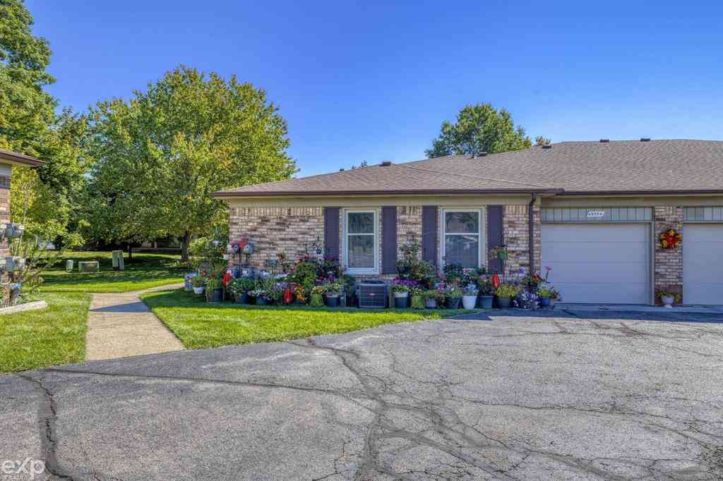 Condo For Sale - 49554 Bishop Ct Court <br/> Shelby Twp, MI 48315
