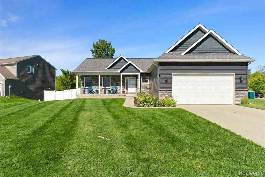 Homes For Sale - 5256 Northwood Road <br/> Grand Blanc, MI 48439