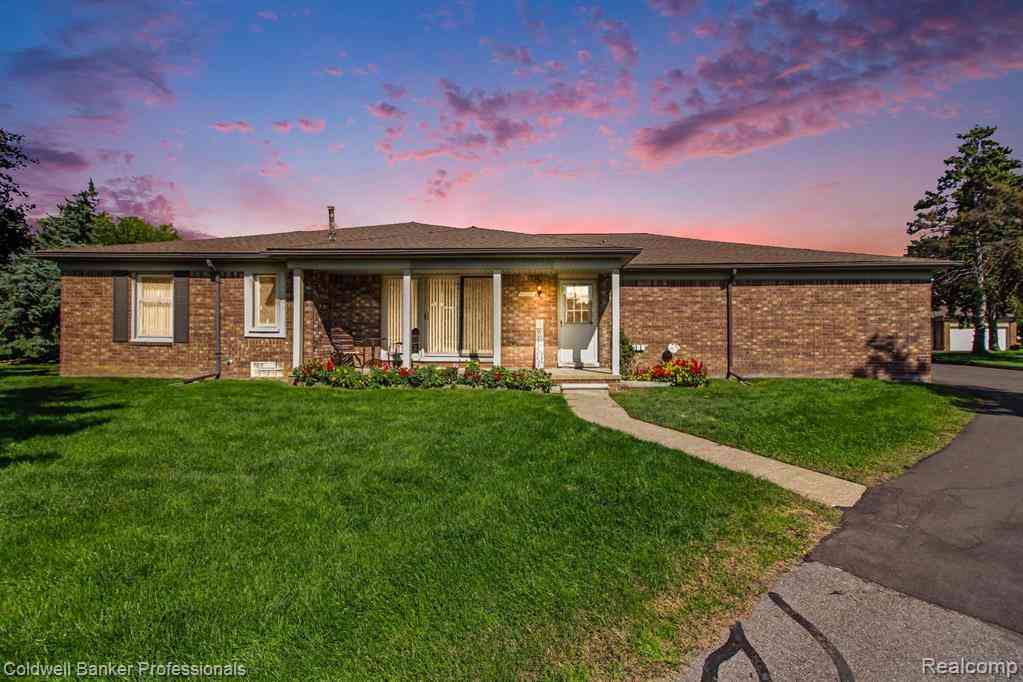 Condo For Sale - 49280 Arlington Court <br/> Shelby Twp, MI 48315
