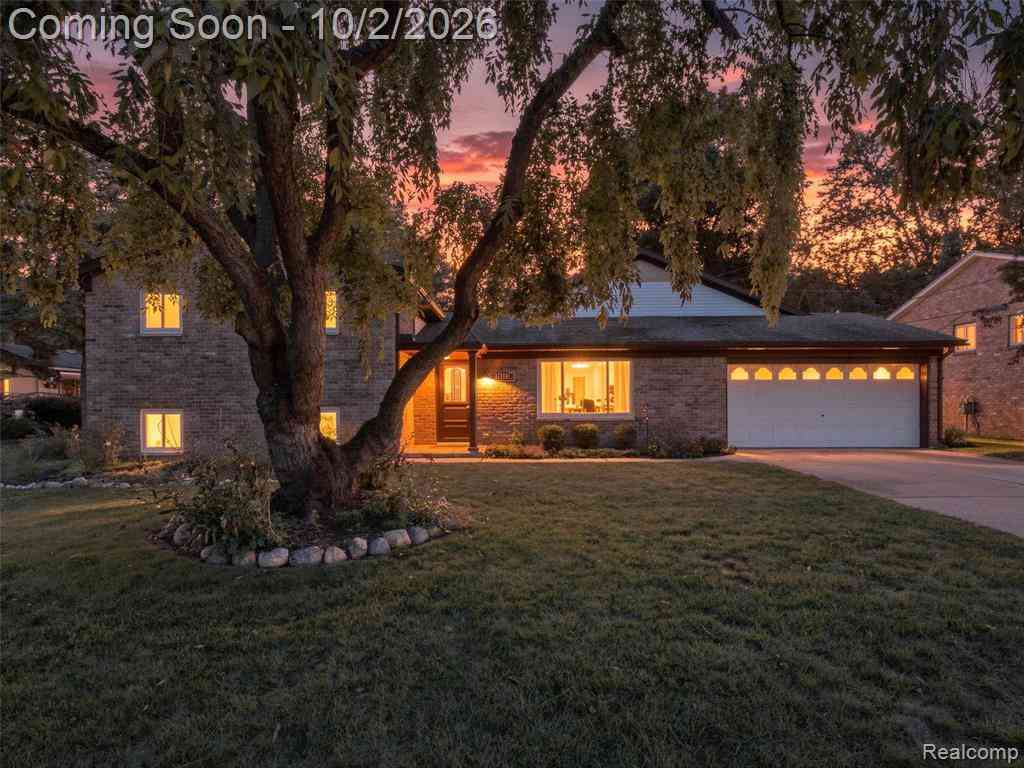Homes For Sale - 1721 Stratford Street <br/> Oakland County, Sylvan Lake, MI 48320