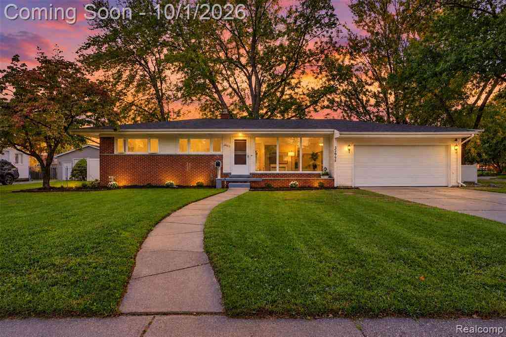 Homes For Sale - 32965 Cloverdale Avenue N N<br/> Oakland County, Farmington, MI 48336