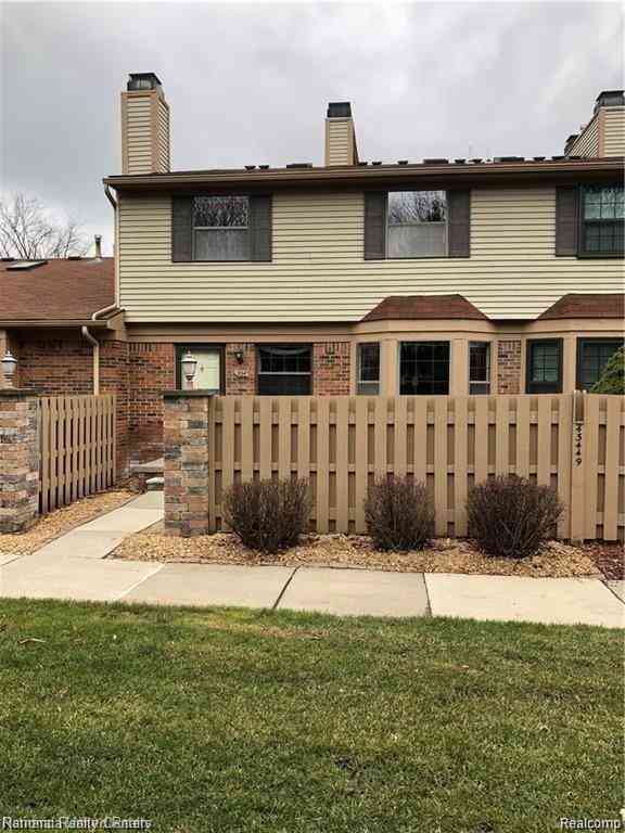 Condo For Rent - 43449 W Arbor Way Dr Apt 204 Drive <br/> Canton, MI 48188