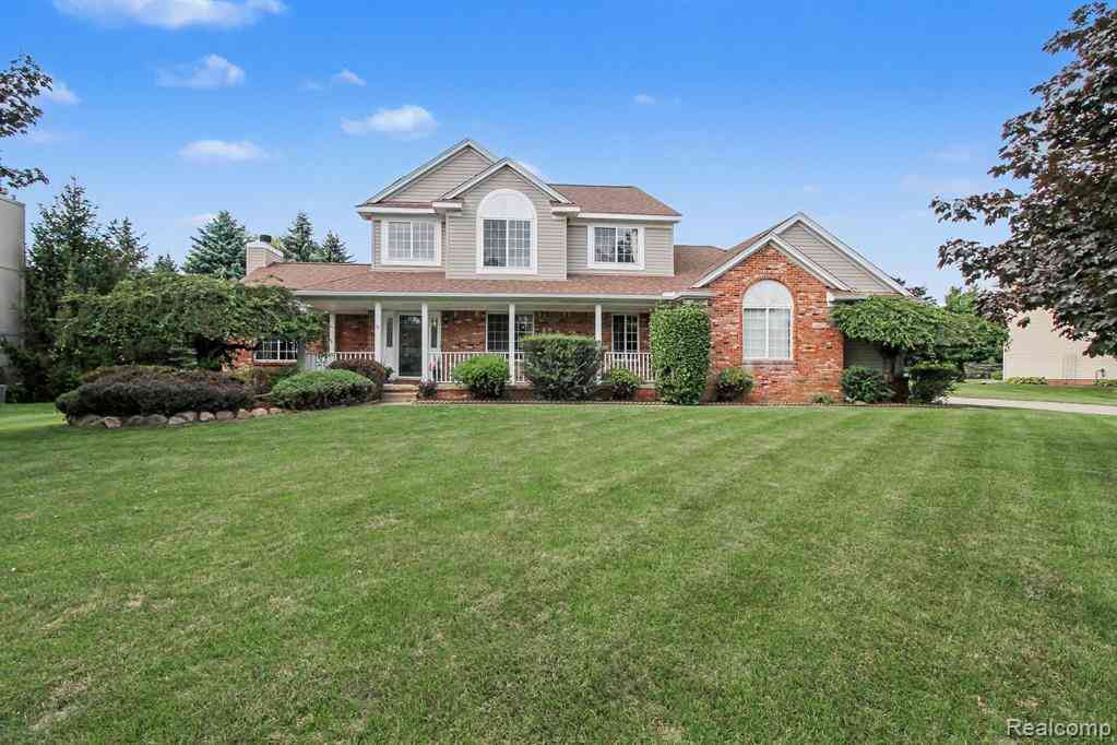 Homes For Sale - 2445 Elkridge Circle <br/> Oakland County, Highland, MI 48356