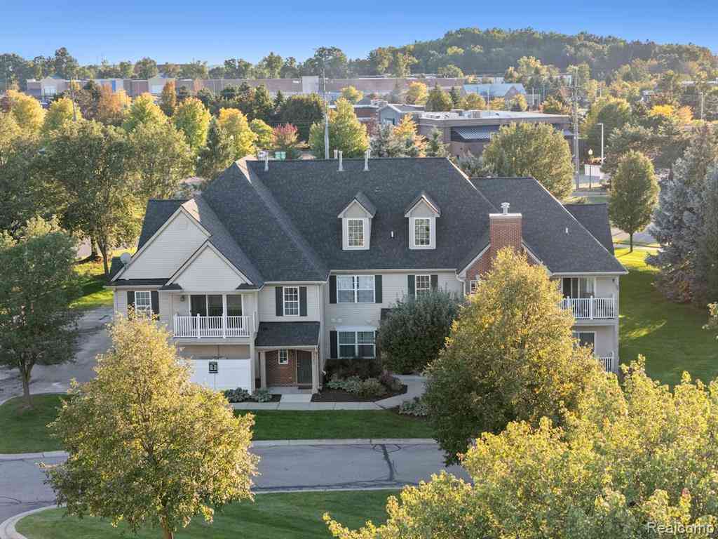 Condo For Sale - 4050 Kirkway Court <br/> Howell, MI 48843