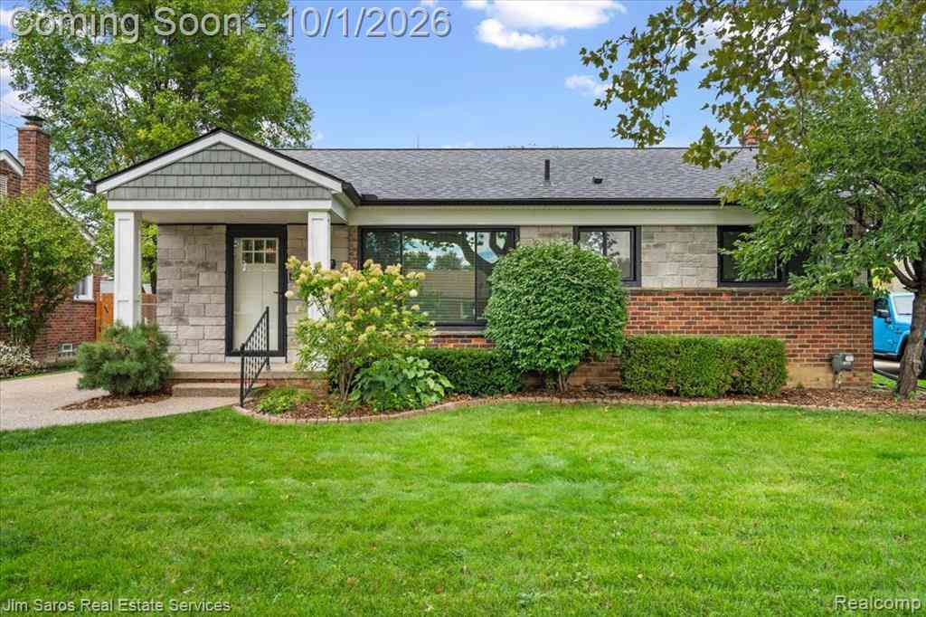 Homes For Sale - 22587 Kipling Street <br/> Saint Clair Shores, MI 48080