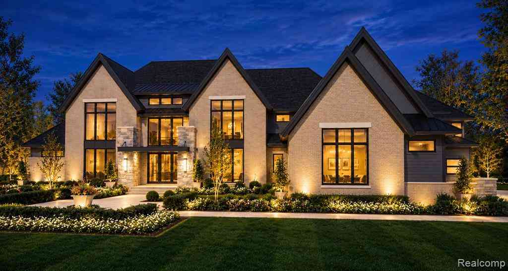 Homes For Sale - 556 Barrington Court <br/> Bloomfield Hills, MI 48304