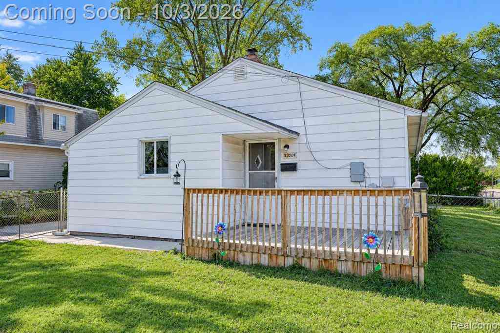 Homes For Sale - 32004 Cheboygan Court <br/> Westland, MI 48186