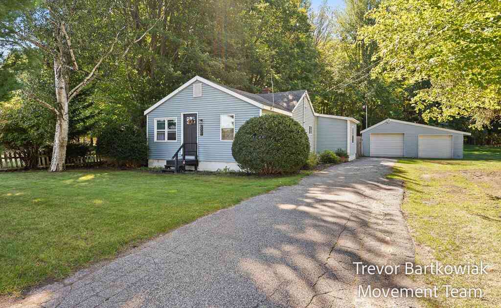 Homes For Sale - 529 Porter Road <br/> Norton Shores, MI 49441