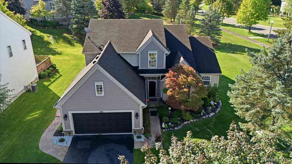 Homes For Sale - 585 Boulder Lake Drive <br/> Oakland County, Oxford, MI 48371